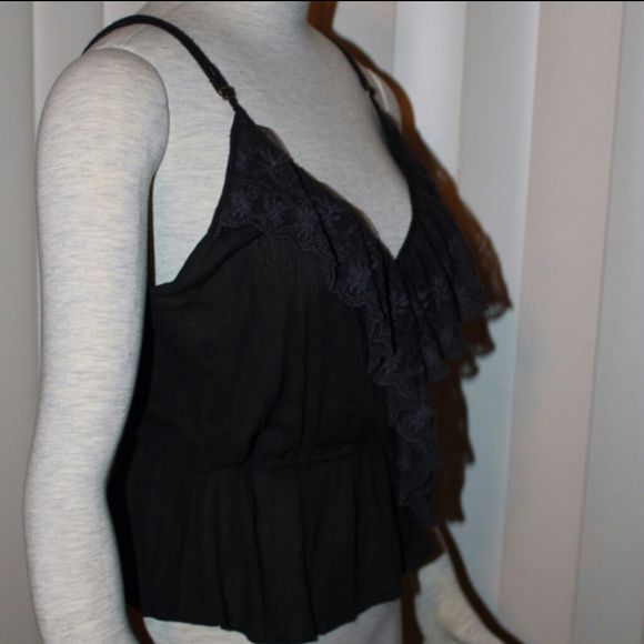 Sexy Ruffle charcoal camisole - Picture 3 of 4